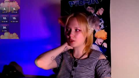 Snapshot of little_sugar_queen chatting on March 26, 10:48 pm Akin online show from March 26, 10:48 pm