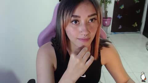 Snapshot of littleangelx_m chatting on October 23, 11:46 pm Daniela online show from October 23, 11:46 pm