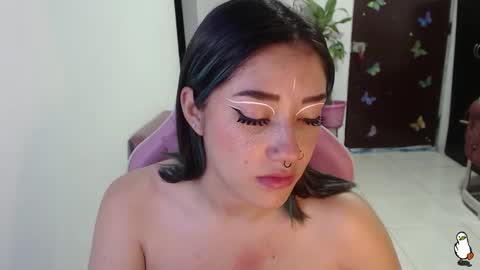 Snapshot of littleangelx_m chatting on November 9, 9:35 pm Daniela online show from November 9, 9:35 pm