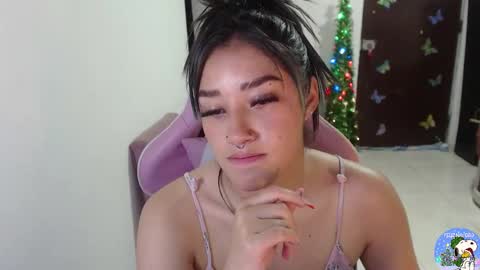 Snapshot of littleangelx_m chatting on December 20, 7:48 am Daniela online show from December 20, 7:48 am