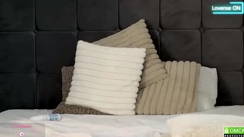 littleblondbunny online show from June 22, 3:25 am
