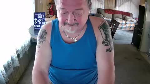 Snapshot of littled83057 chatting on February 1, 9:51 pm Littled83057 online show from February 1, 9:51 pm