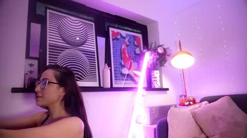 Snapshot of littlee33 chatting on June 28, 8:15 pm Emily Hill online show from June 28, 8:15 pm