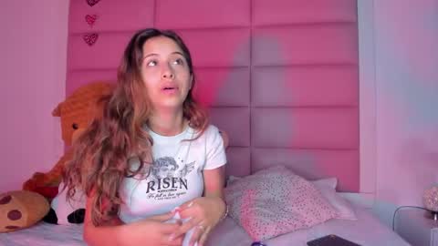 littlee_emma_ online show from February 10, 3:13 am