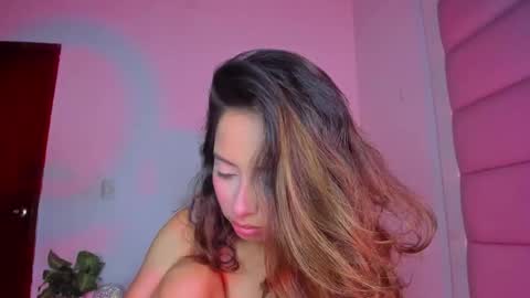 littlee_emma_ online show from September 10, 3:06 am