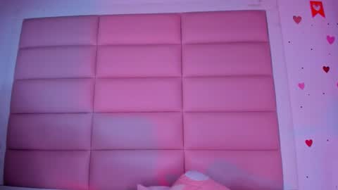 littlee_emma_ online show from October 19, 2:45 am