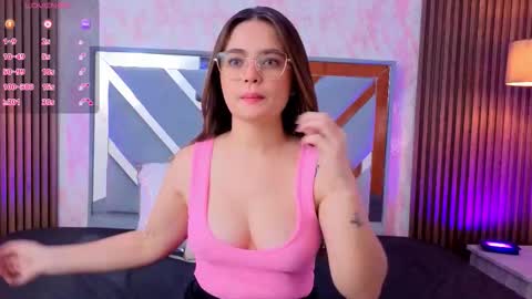 Snapshot of littleesara18 chatting on February 28, 11:00 am Sara online show from February 28, 11:00 am