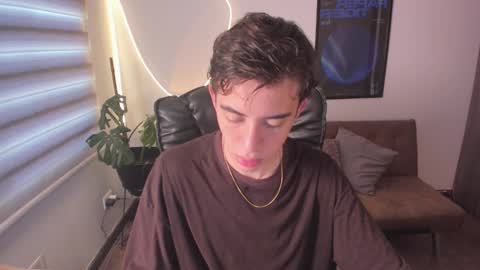 Snapshot of littleferxxo chatting on December 19, 11:29 am Ferxxo online show from December 19, 11:29 am