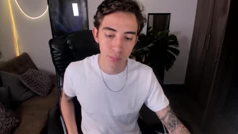 Snapshot of littleferxxo chatting on December 27, 11:06 am Ferxxo online show from December 27, 11:06 am