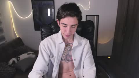 Snapshot of littleferxxo chatting on January 7, 7:20 am Ferxxo online show from January 7, 7:20 am