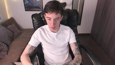 Snapshot of littleferxxo chatting on February 4, 12:00 pm Ferxxo online show from February 4, 12:00 pm