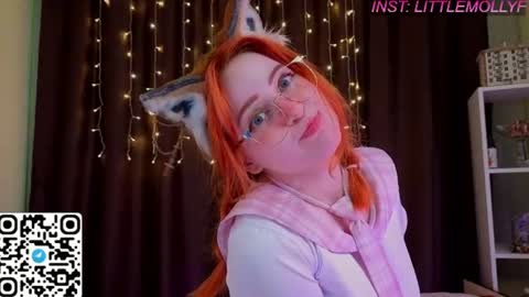 Snapshot of littlefoxyhole chatting on July 5, 4:52 am Molly online show from July 5, 4:52 am