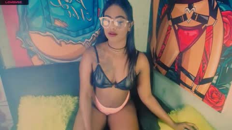 Snapshot of littleindianmilf chatting on November 17, 10:54 am littleindianmilf online show from November 17, 10:54 am