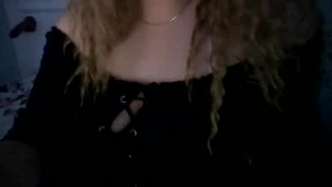 Snapshot of littlekitty4ddy chatting on March 26, 2:17 am babygirll online show from March 26, 2:17 am