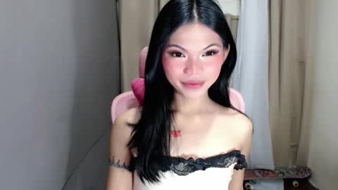 littlelace_ online show from March 20, 10:03 pm