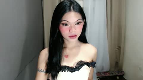 littlelace_ online show from March 22, 10:02 pm