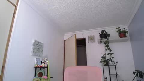 Laksmi online show from March 4, 9:43 pm