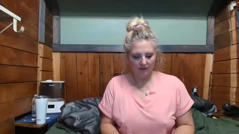 Snapshot of littlelisa1 chatting on May 14, 6:37 pm lisanixs online show from May 14, 6:37 pm