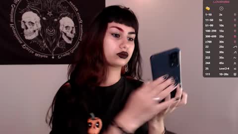 Snapshot of littleluciferrr chatting on October 31, 1:50 am Lucifer online show from October 31, 1:50 am