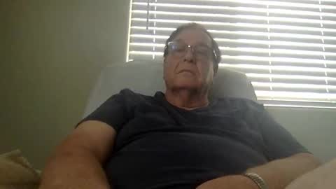 Snapshot of littlemaff chatting on November 3, 5:03 pm Maff online show from November 3, 5:03 pm
