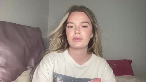 Snapshot of littlemaryjane19 chatting on October 22, 9:36 pm Marciabrady online show from October 22, 9:36 pm