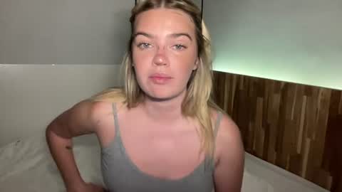 Marciabrady online show from June 16, 3:20 am