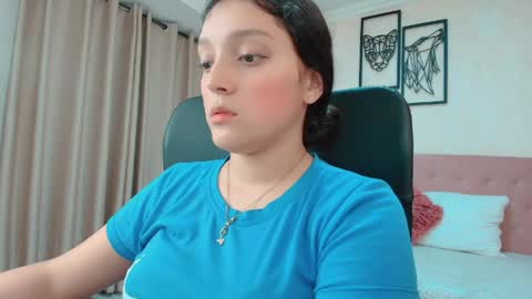 Sarahs Room online show from May 27, 12:40 am