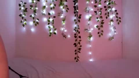 Snapshot of littlemoon0622 chatting on October 20, 2:23 am Moon online show from October 20, 2:23 am