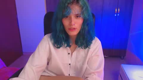 LAUREN online show from October 14, 2:01 am