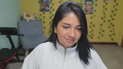 Mia  Wednesday to Sunday 730 am to 1030 am Colombian Hour D online show from December 15, 3:33 am