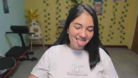 Mia  Wednesday to Sunday 730 am to 1030 am Colombian Hour D online show from January 14, 5:13 am