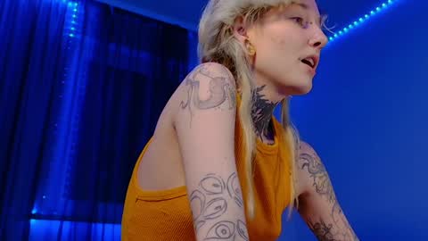 Snapshot of littlespacemouse chatting on December 15, 12:38 pm Niki free tg channel with some photos gifs and info about streams online show from December 15, 12:38 pm