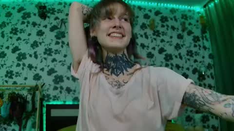 Snapshot of littlespacemouse chatting on September 21, 10:11 pm Niki free tg channel with some photos gifs and info about streams online show from September 21, 10:11 pm