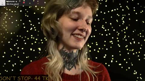 Niki  free tg channel with some photos gifs and info about streams  online show from March 30, 6:20 pm