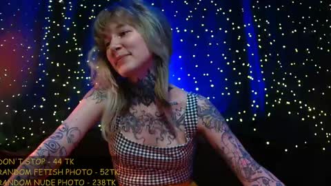 Niki  free tg channel with some photos gifs and info about streams  online show from May 24, 4:23 pm