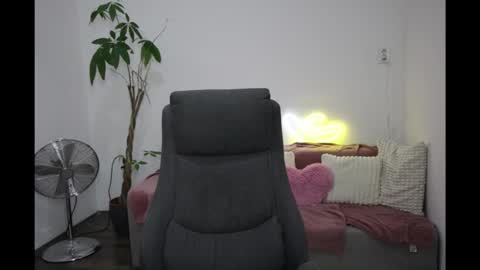 Snapshot of littlestellaspark chatting on September 25, 12:42 pm littlestellaspark online show from September 25, 12:42 pm