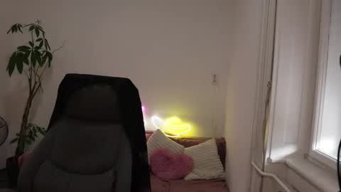 Snapshot of littlestellaspark chatting on October 27, 10:19 am littlestellaspark online show from October 27, 10:19 am