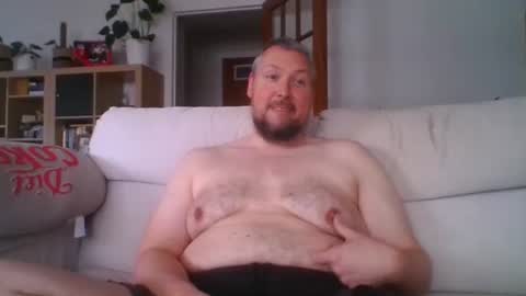 Snapshot of littlesubbear chatting on June 6, 4:12 pm littlesubbear online show from June 6, 4:12 pm