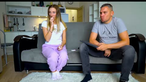 Snapshot of littlesweettifany chatting on September 24, 11:35 am Little Tifany online show from September 24, 11:35 am