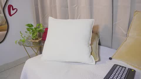 Snapshot of littletammy_ chatting on December 13, 7:53 pm littletammy_ online show from December 13, 7:53 pm