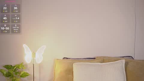 littletammy_ online show from March 25, 4:57 pm