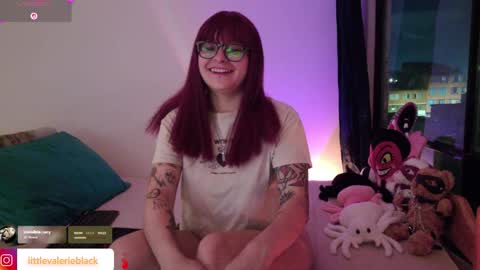 Valerie  online show from May 29, 1:25 am
