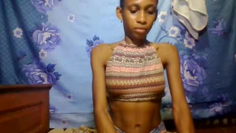 Snapshot of littleyanah chatting on June 6, 6:23 pm yanah online show from June 6, 6:23 pm