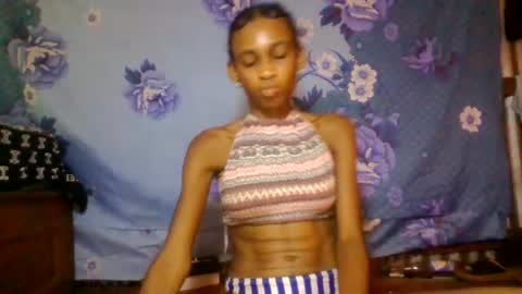 Snapshot of littleyanah chatting on June 27, 10:20 am yanah online show from June 27, 10:20 am