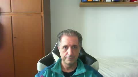 liuk53 online show from April 18, 1:59 pm