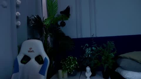 Snapshot of liv_fay chatting on January 26, 12:54 pm Liv 3 online show from January 26, 12:54 pm