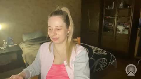 Snapshot of livandria chatting on April 24, 7:49 pm Livandria online show from April 24, 7:49 pm