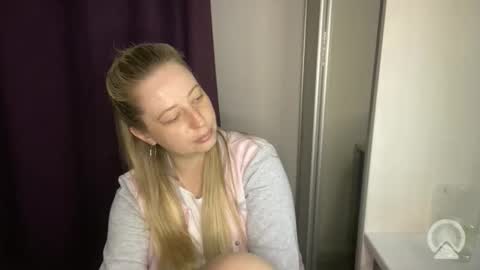 Snapshot of livandria chatting on May 13, 9:44 pm Livandria online show from May 13, 9:44 pm