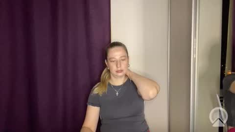 Snapshot of livandria chatting on May 31, 8:43 pm Livandria online show from May 31, 8:43 pm