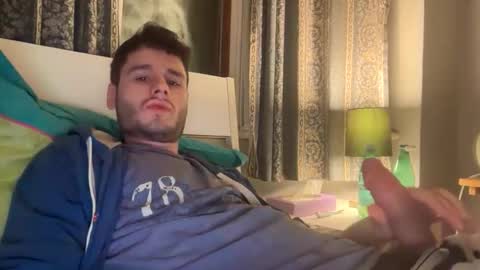 Snapshot of livefantesy4 chatting on March 3, 11:43 pm livefantesy4 online show from March 3, 11:43 pm